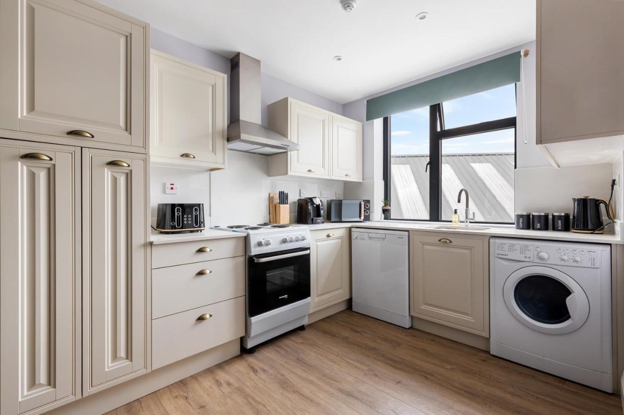 Stylish & Spacious 3 Bed Apartment With Fast Wifi, Close To Tube & Wembly London Luaran gambar