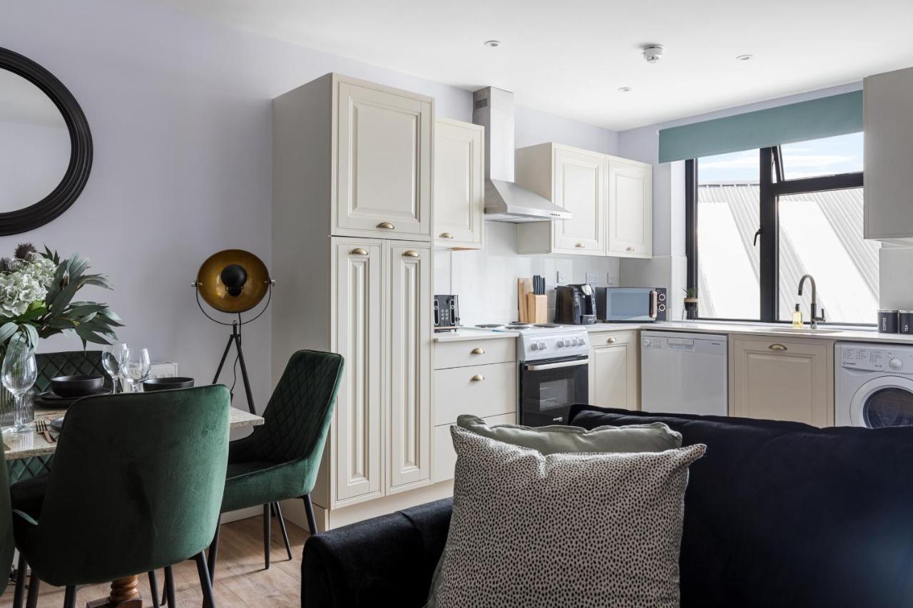 Stylish & Spacious 3 Bed Apartment With Fast Wifi, Close To Tube & Wembly London Luaran gambar